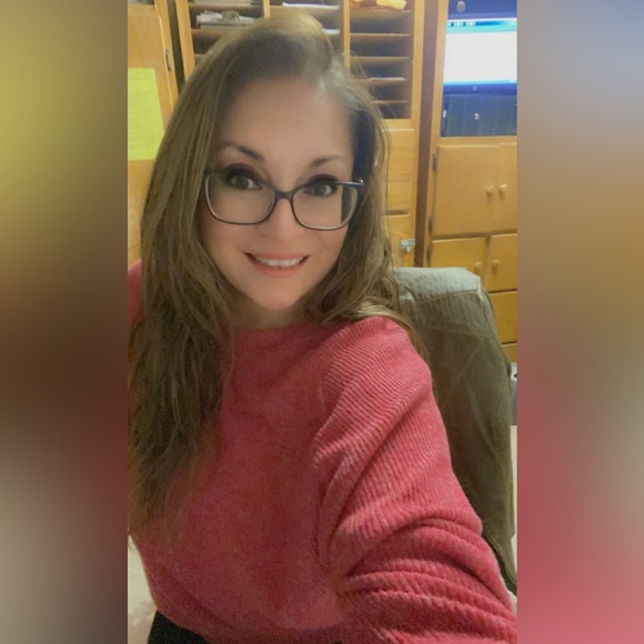 WELCOME TO MY CLOSET 💜🛍📦📫 - Picture 12 of 16